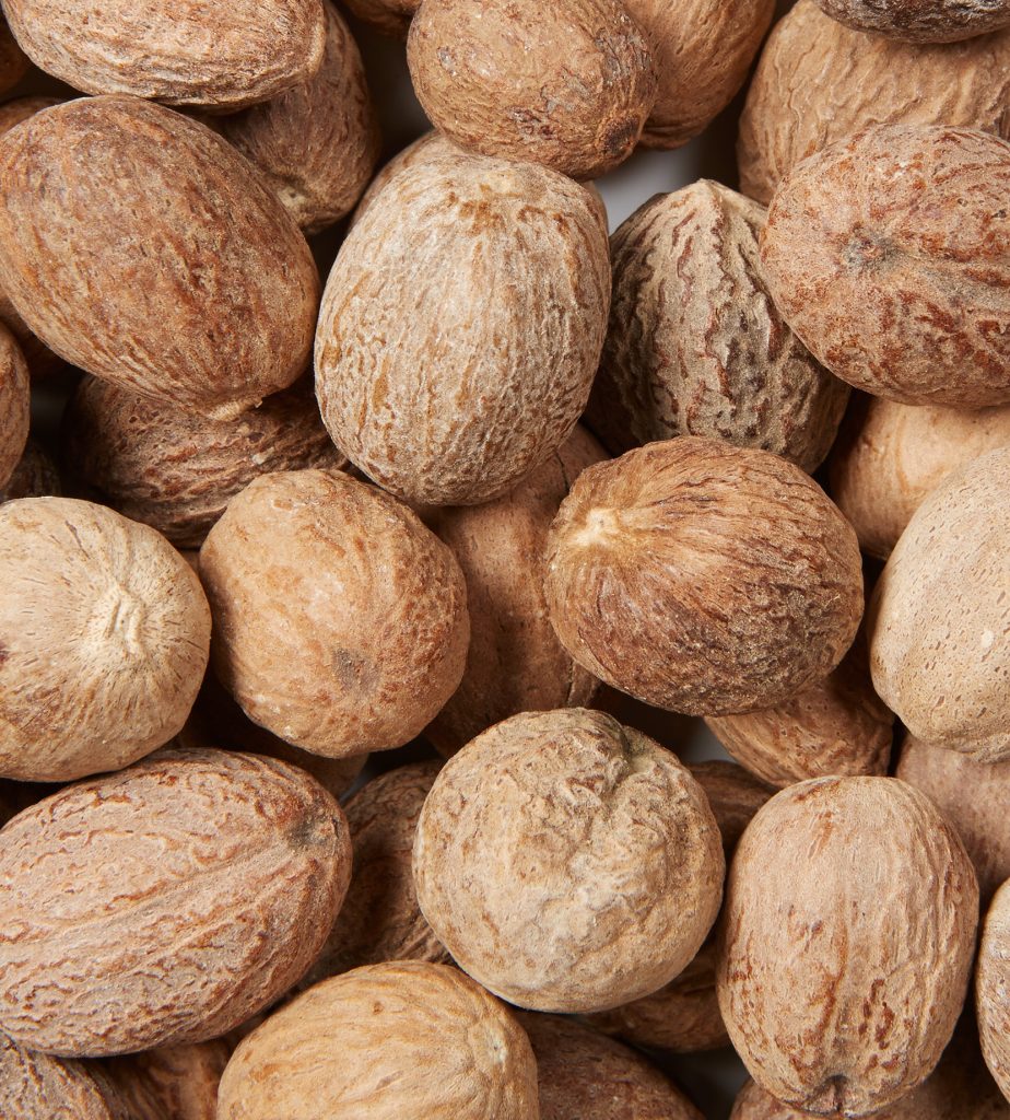 noix de muscade entières